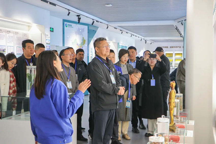 甘南合作生态产业园区2024年发展人才培训班学员到必一运动参观学习