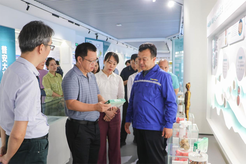 广东省清远市政协副主席廖卫华到必一运动考察调研