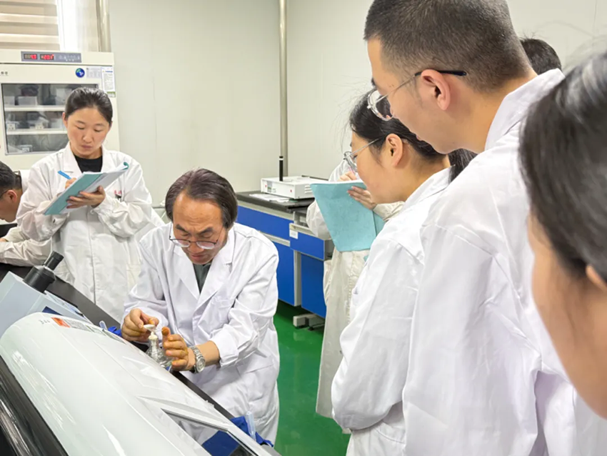 【研究院必一运动
】国方检测公司开展必一运动
材显微鉴别技术培训，全面提升员工实际操作能力