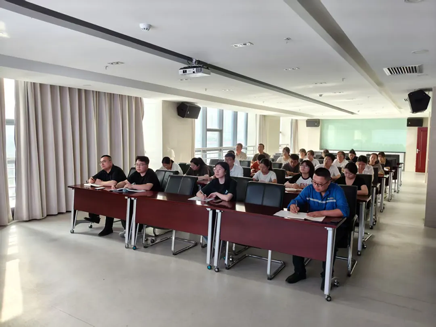 ���о�Ժ��һ�˶�
��������⹫˾��չ������⼼��ר����ѵǿ��֬������ʳ��ά�������