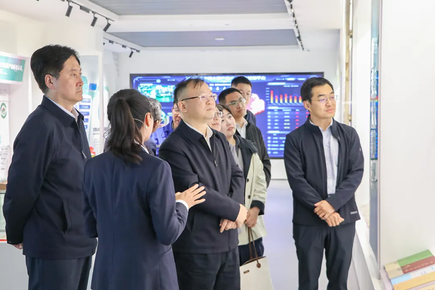 中国工程院院士黄和调研必一运动